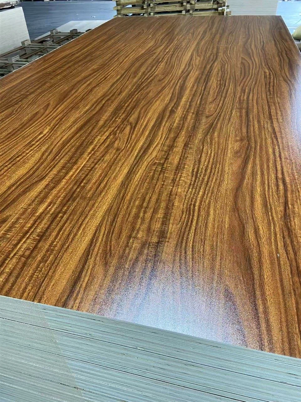 Kwalità Għolja AAA Grad Melamina Marine Plywood