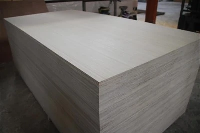 Luq/Ewkaliptu Melamina Faced Plywood Kummerċjali għall-għamara